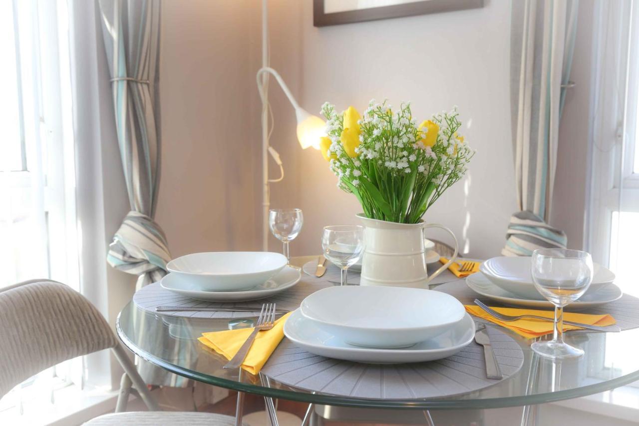 Perfect Central City Location - Parking - 3 Beds - 2 Bedrooms เบลฟาสต์ ภายนอก รูปภาพ
